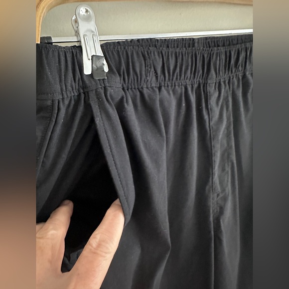 The North Face Men's Black Joggers - Picture 2 of 13